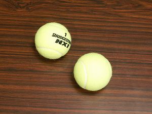 写真５　硬式テニスボール